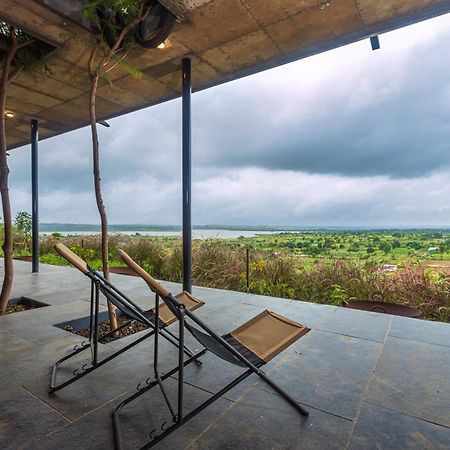 Saffronstays Zen, Igatpuri - Lake-View Villa With Indoor And Outdoor Games المظهر الخارجي الصورة