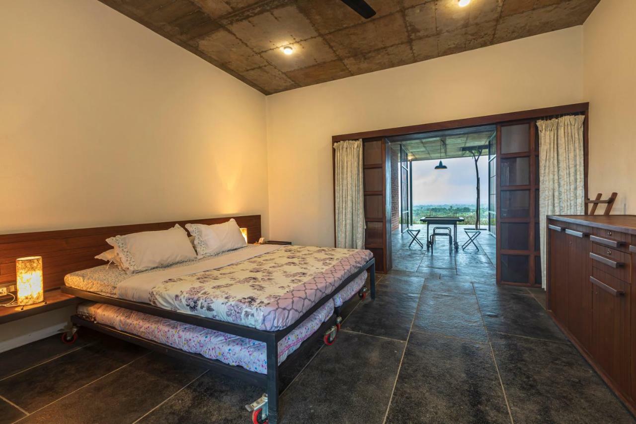 Saffronstays Zen, Igatpuri - Lake-View Villa With Indoor And Outdoor Games المظهر الخارجي الصورة