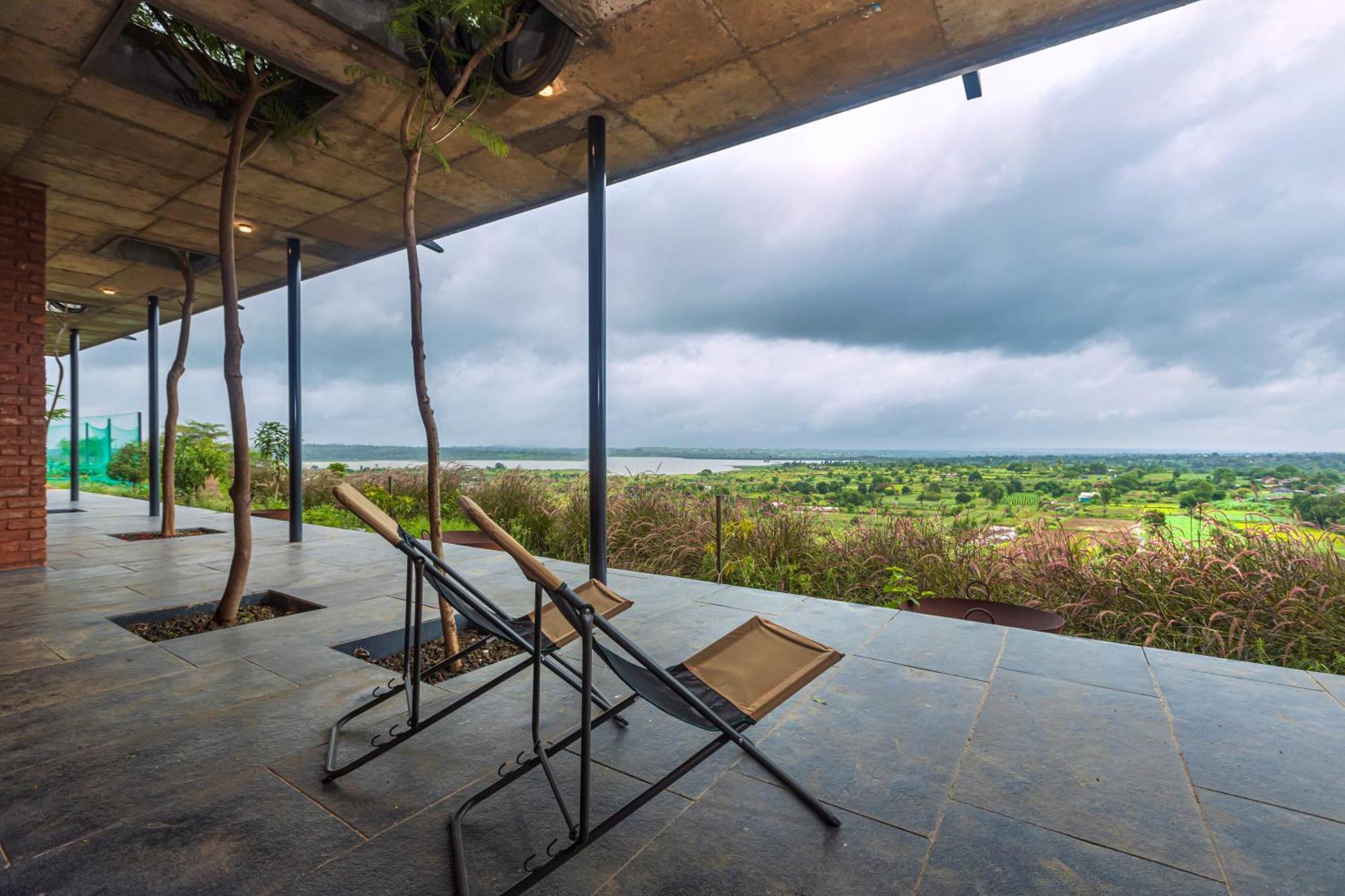 Saffronstays Zen, Igatpuri - Lake-View Villa With Indoor And Outdoor Games المظهر الخارجي الصورة